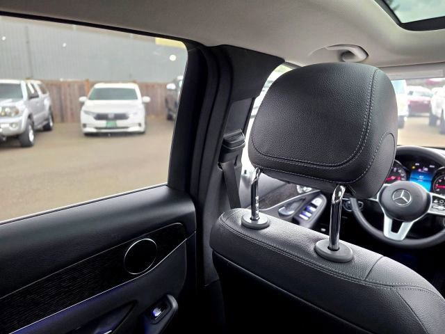 Used 2020 Mercedes-Benz GLC 300 4MATIC image 28