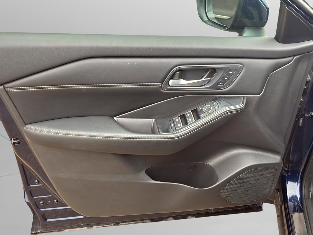Used 2024 Nissan Rogue SL w/ SL Premium Package image 19