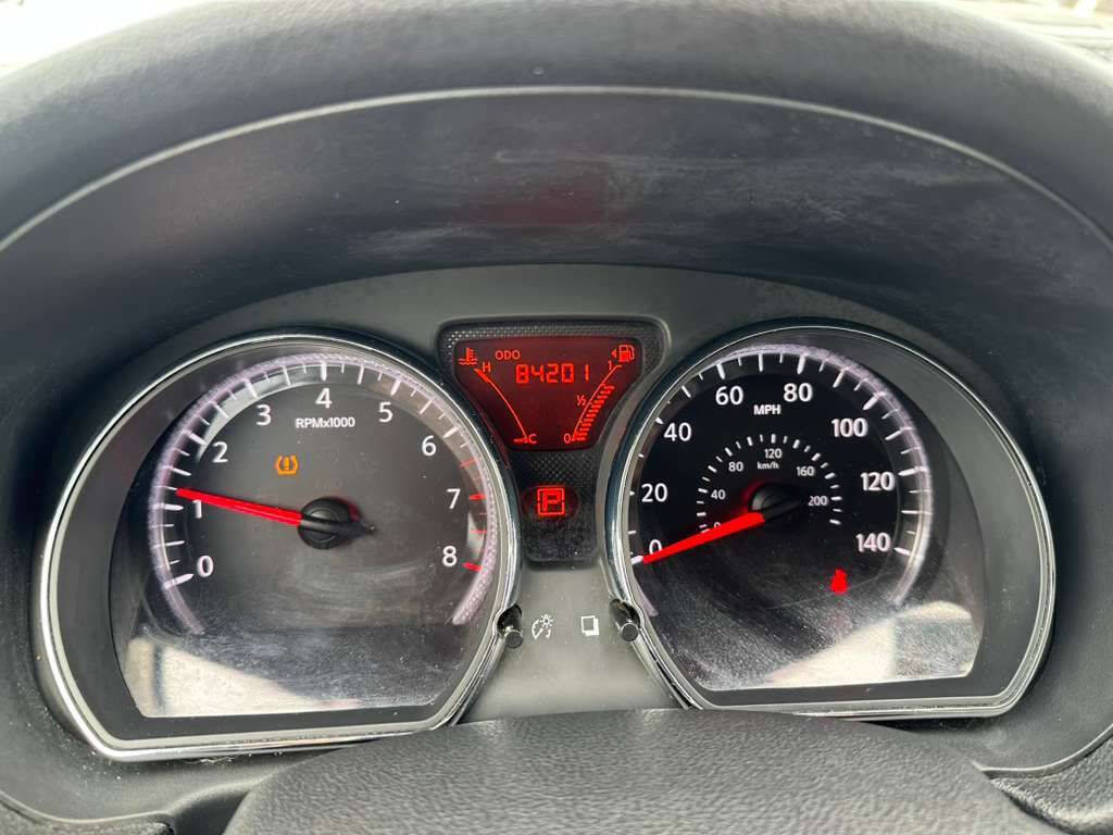 Used 2012 Nissan Versa SV w/ Convenience Pkg image 15