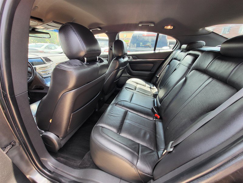 Used 2016 Lincoln MKS AWD image 10
