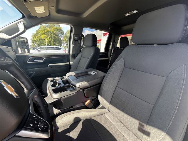 Used 2025 Chevrolet Silverado 2500 LT w/ Safety Package AWD/4WD image 8