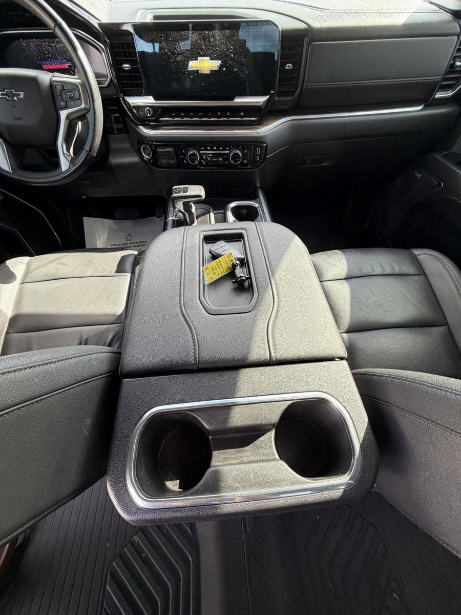 Used 2022 Chevrolet Silverado 1500 LT Trail Boss w/ LT Trail Boss Premium Package image 14