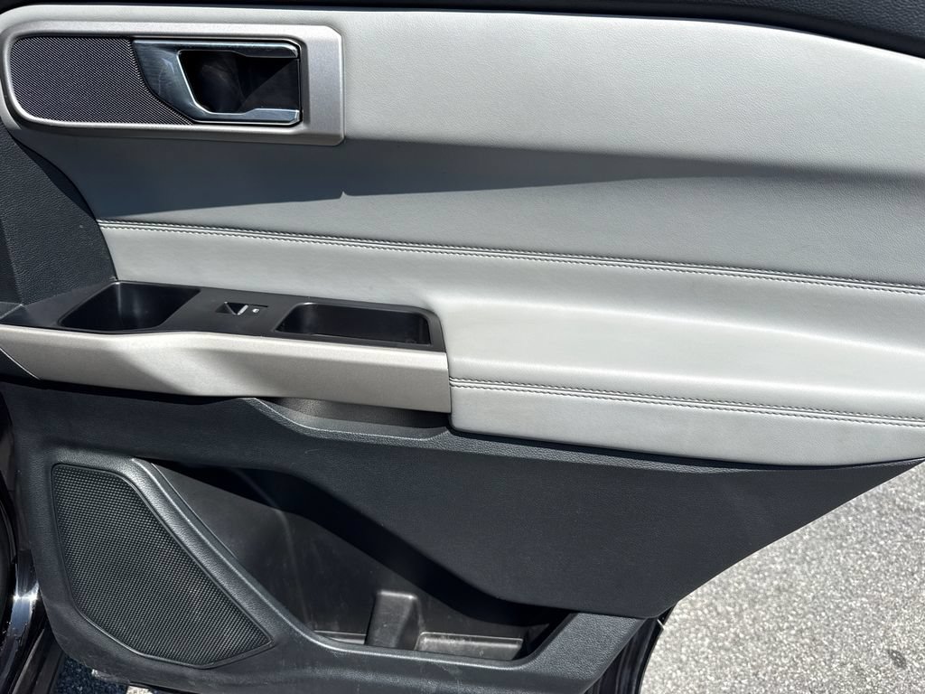 Used 2024 Ford Explorer XLT w/ Equipment Group 202A AWD/4WD image 16