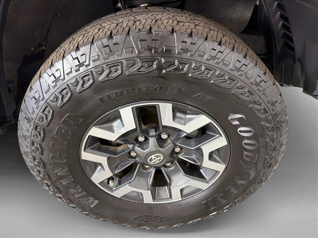 Used 2023 Toyota Tacoma TRD Off-Road w/ Technology Package RWD image 12