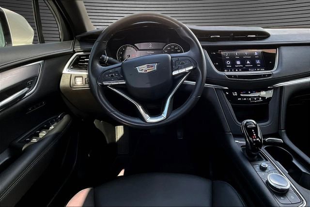 Certified 2023 Cadillac XT6 Luxury image 8