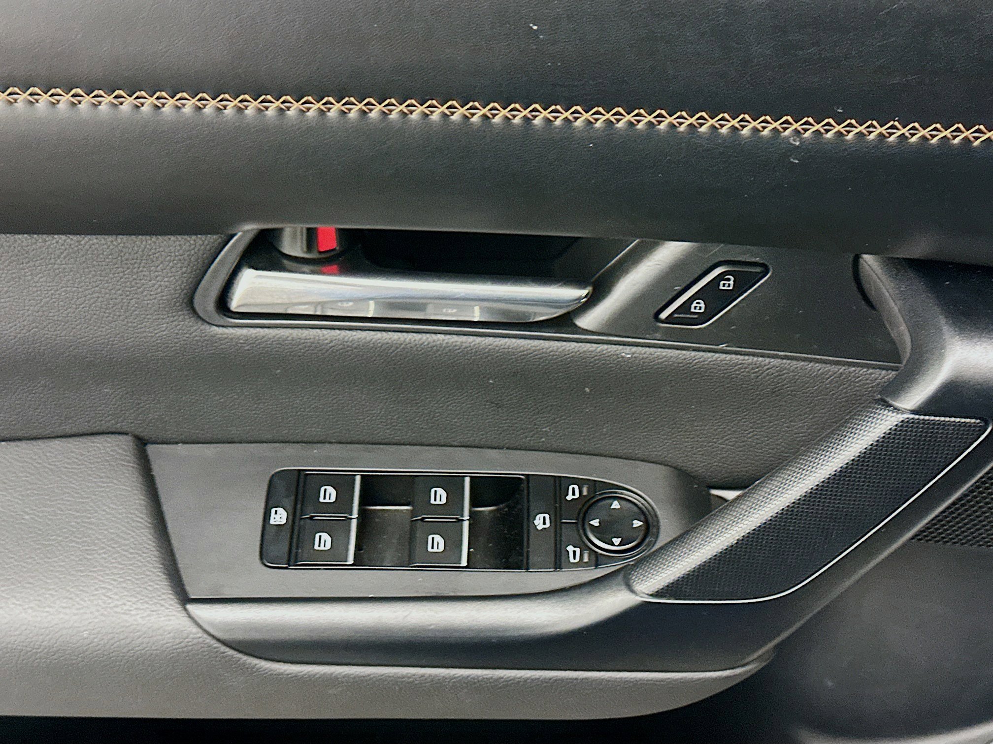 Used 2025 MAZDA CX-50 AWD 2.5 S w/ Premium Plus Pkg image 15