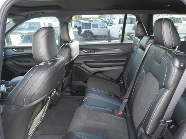 New 2025 Jeep Grand Cherokee L Altitude image 25