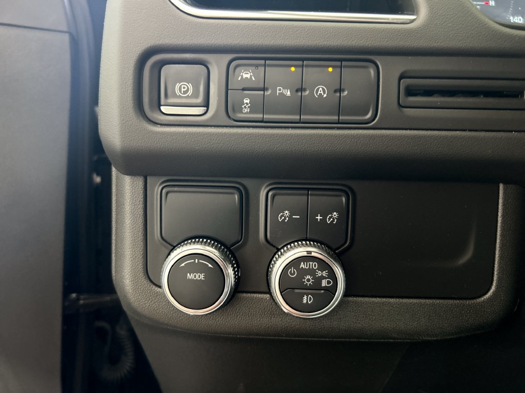 Used 2024 GMC Yukon SLT RWD image 14