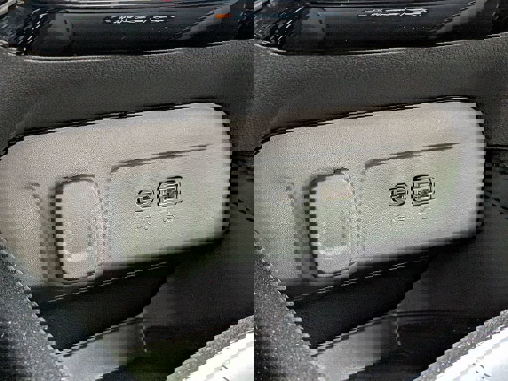 New 2026 Chevrolet Trax RS w/ Sunroof Package image 27