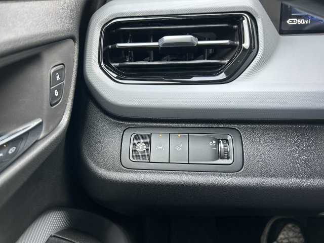 New 2027 Chevrolet Bolt RS w/ Technology Package FWD image 17
