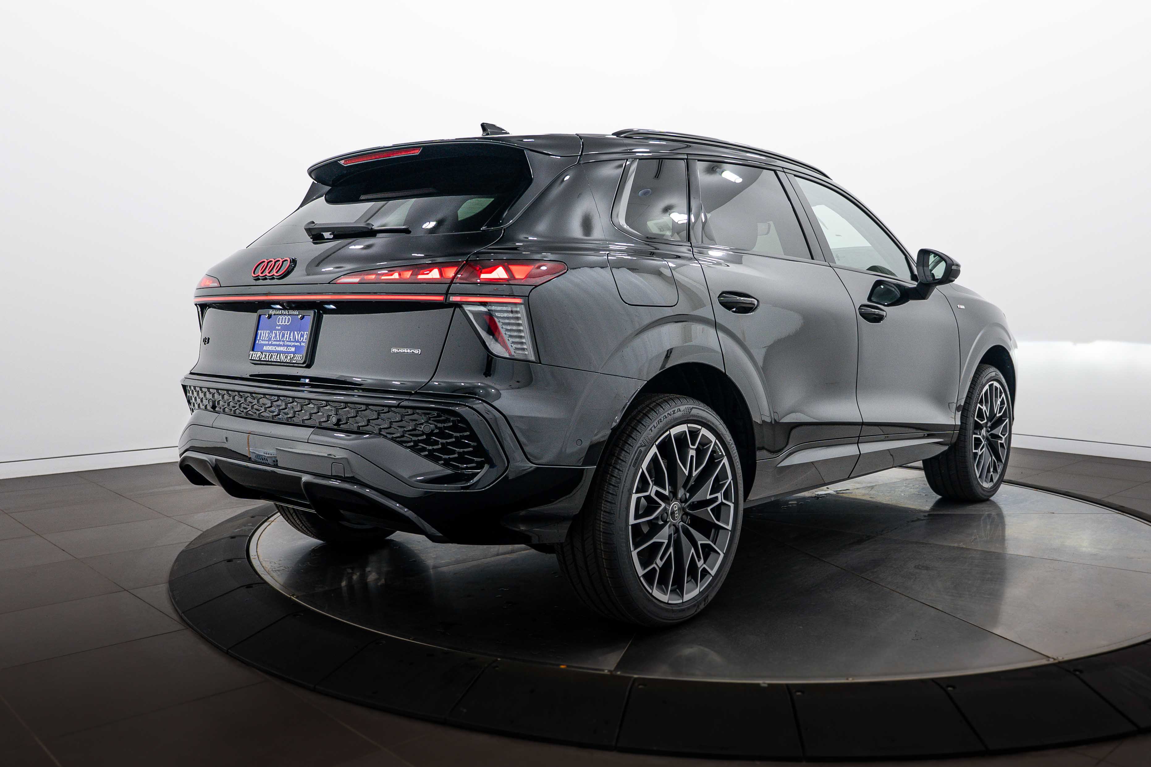 New 2026 Audi Q3 quattro 2.0T AWD/4WD image 4