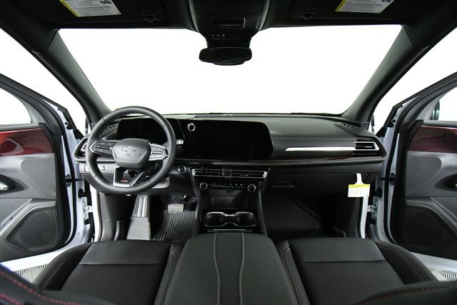 New 2026 Chevrolet Traverse Z71 w/ LPO, Floor Liner Package image 18