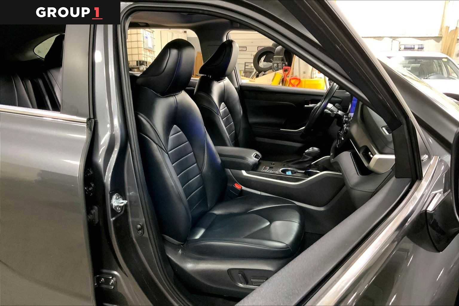 Used 2023 Toyota Highlander XLE image 9