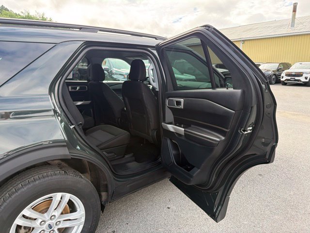 Used 2023 Ford Explorer XLT AWD/4WD image 35