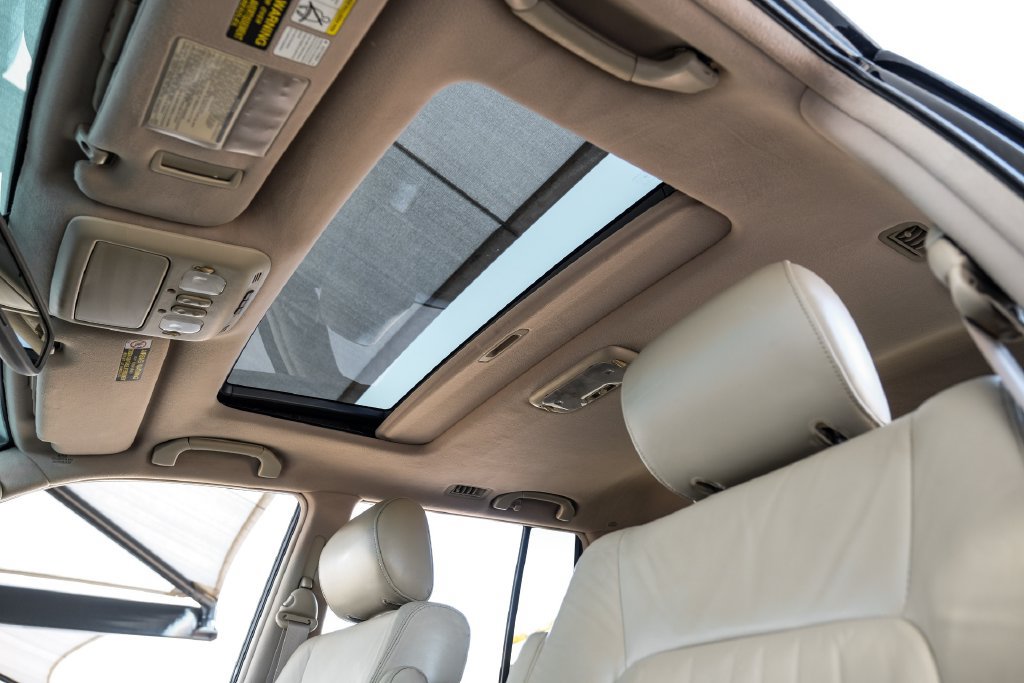 Used 2005 Lexus LX 470 4WD image 4