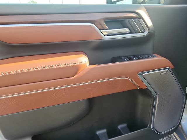 Certified 2025 GMC Sierra 2500 Denali Ultimate AWD/4WD image 12