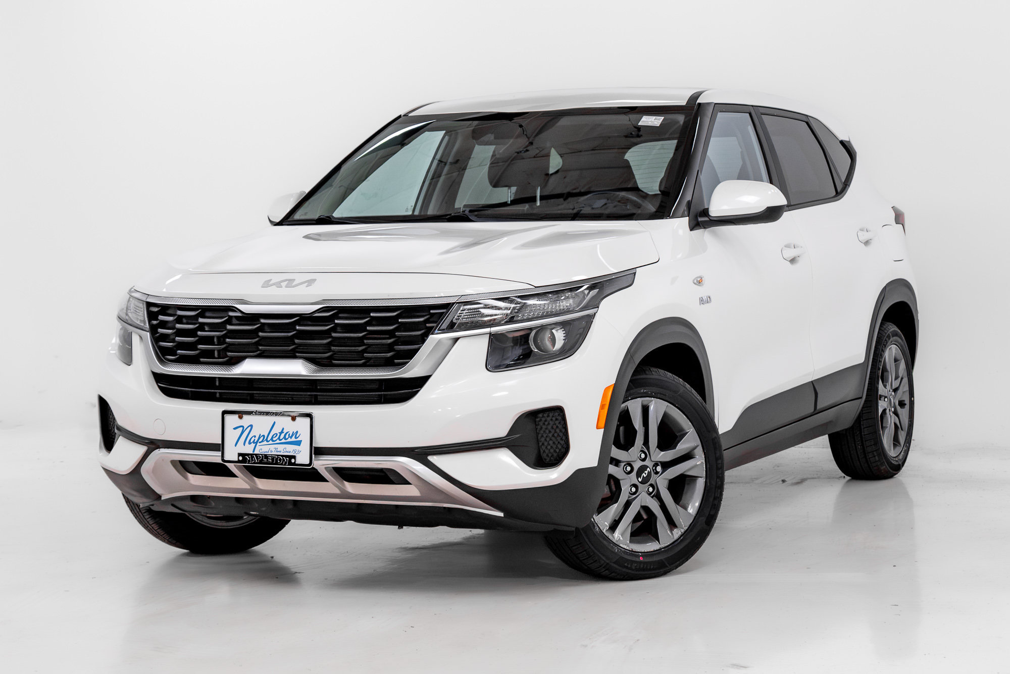 Used 2022 Kia Seltos LX AWD/4WD image 1