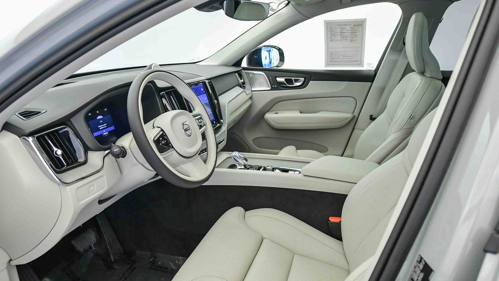 Certified 2025 Volvo XC60 B5 Ultra w/ Protection Package Premier image 19