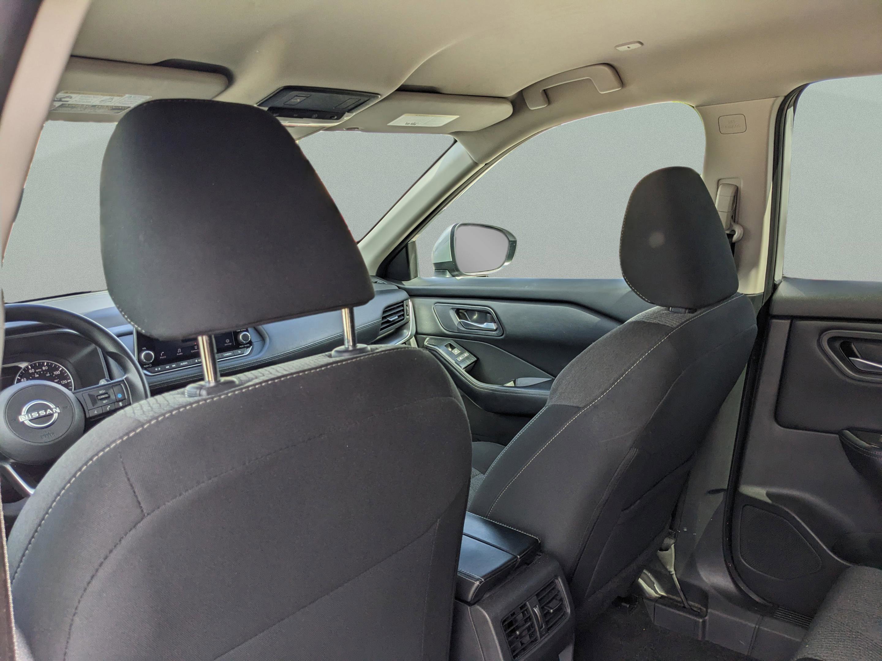 Used 2024 Nissan Rogue SV image 21