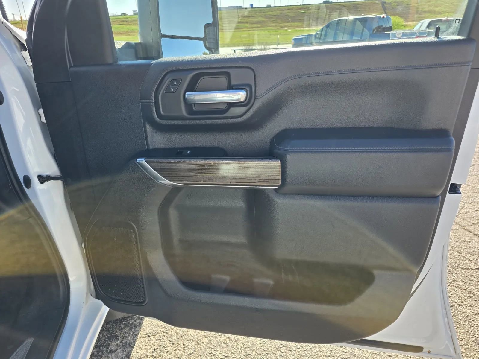 Used 2022 Chevrolet Silverado 2500 LT w/ Convenience Package image 16