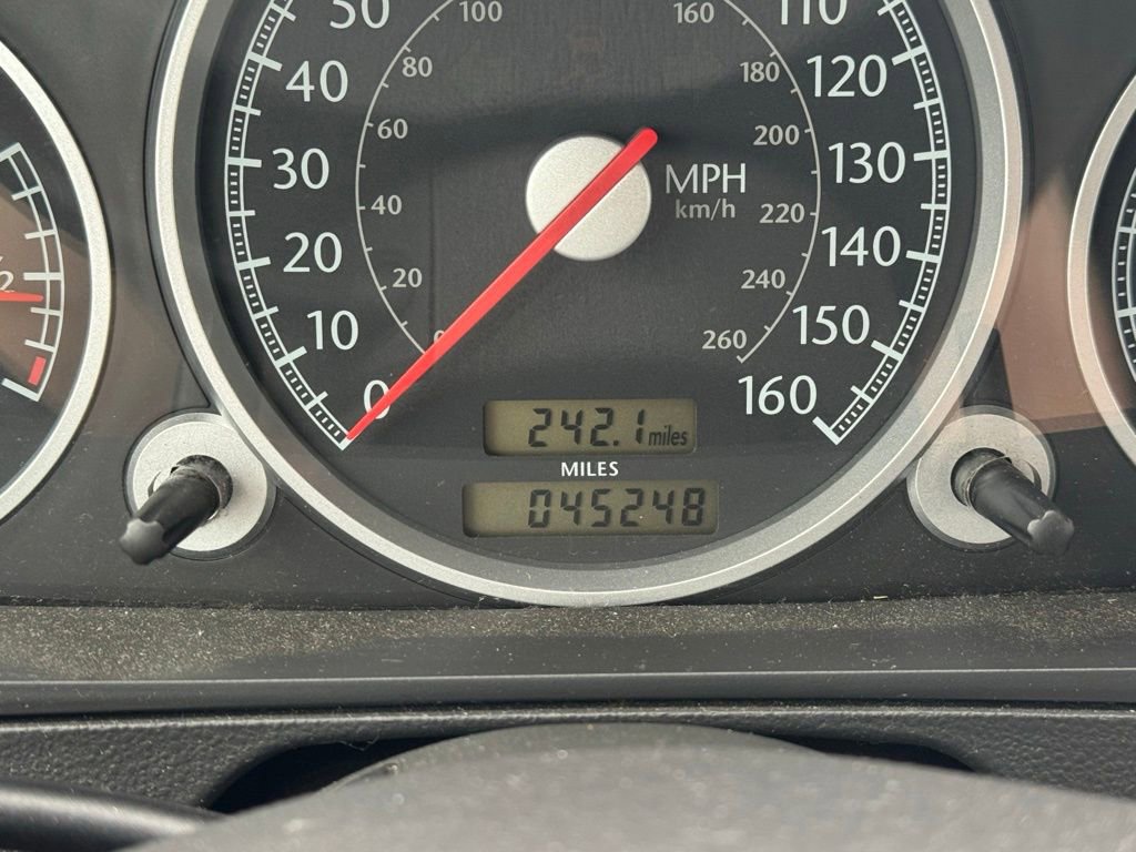 Used 2006 Chrysler Crossfire Limited image 18