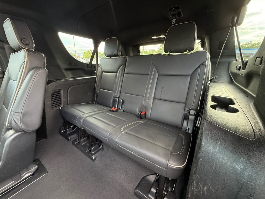 Used 2022 Chevrolet Suburban Premier AWD/4WD image 25