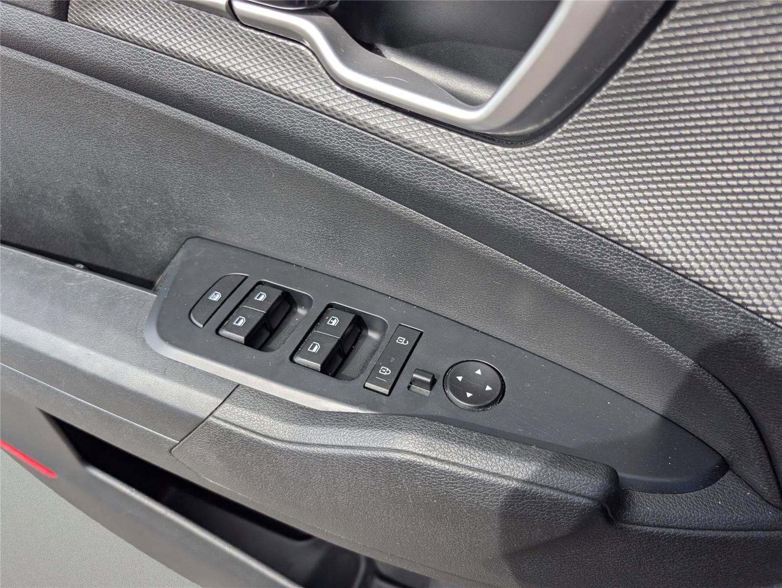 Used 2023 Kia Sportage LX image 15