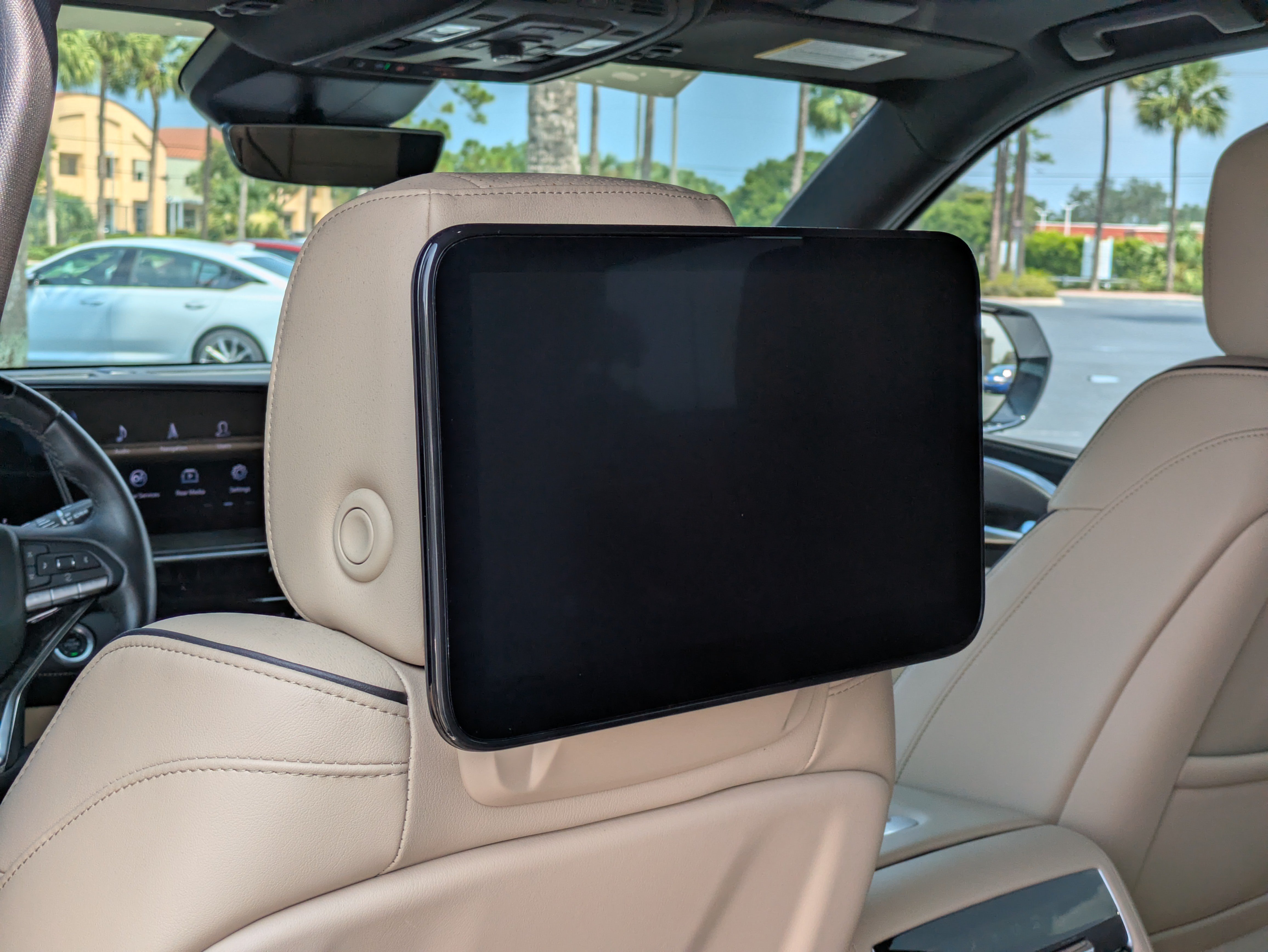 Certified 2024 Cadillac Escalade Premium Luxury w/ Performance Package AWD/4WD image 12
