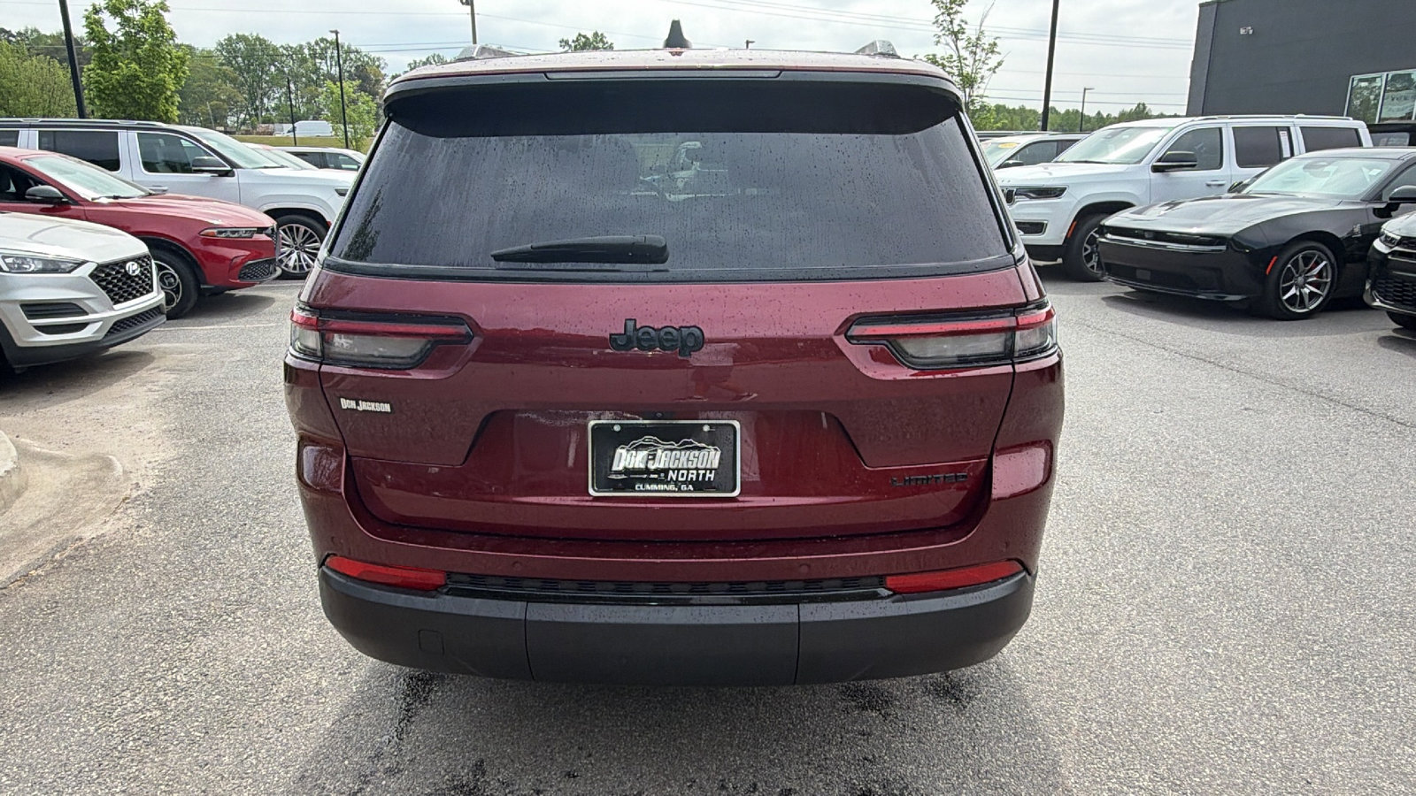 Used 2024 Jeep Grand Cherokee L Limited w/ Black Appearance Package image 9