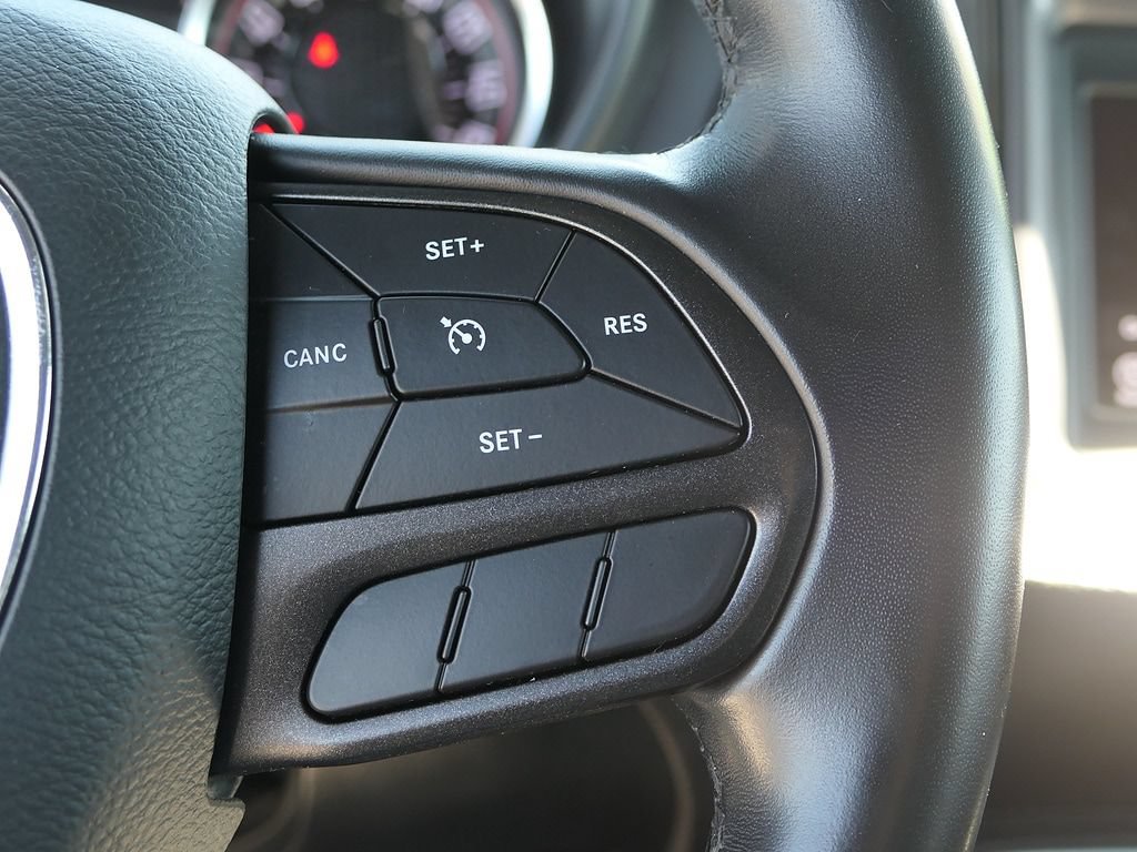 Used 2022 Dodge Challenger SXT RWD image 15