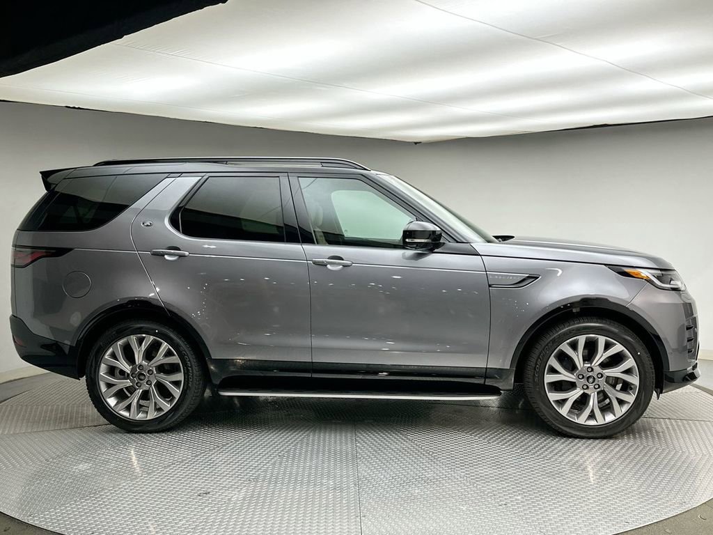 New 2026 Land Rover Discovery Limited Edition AWD/4WD image 12
