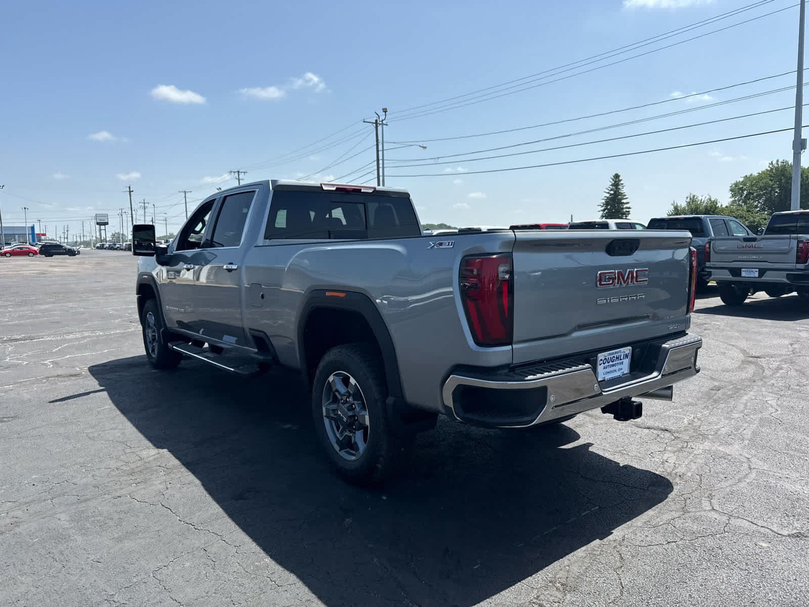 New 2026 GMC Sierra 3500 SLT w/ SLT Premium Package AWD/4WD image 3