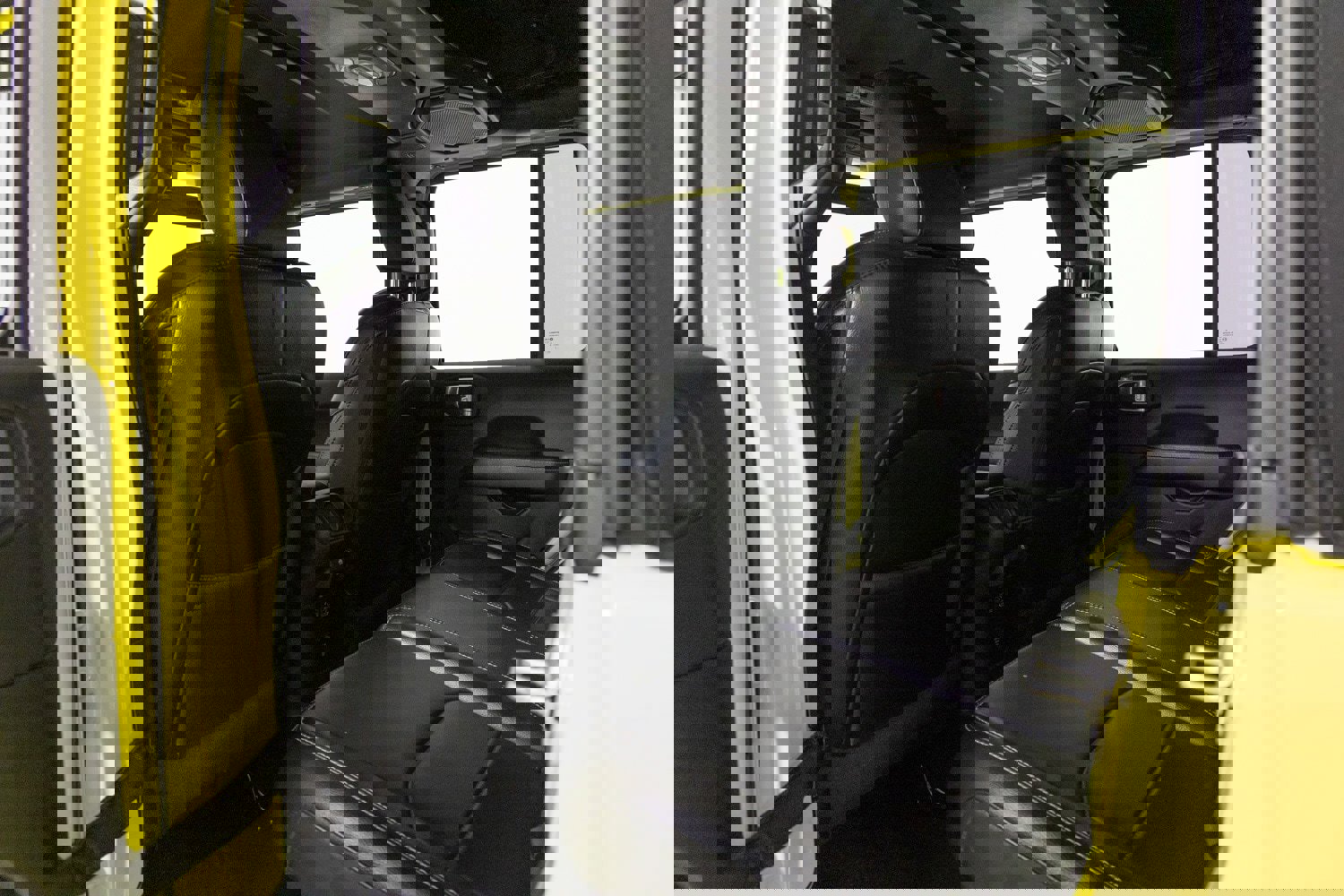 Used 2022 Jeep Wrangler Unlimited Sahara w/ Cold Weather Group image 18