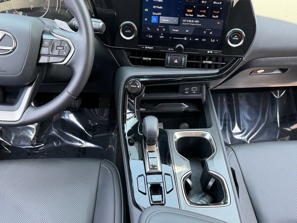 Certified 2025 Lexus NX 250 FWD w/ Accessory Package (Z2) image 13