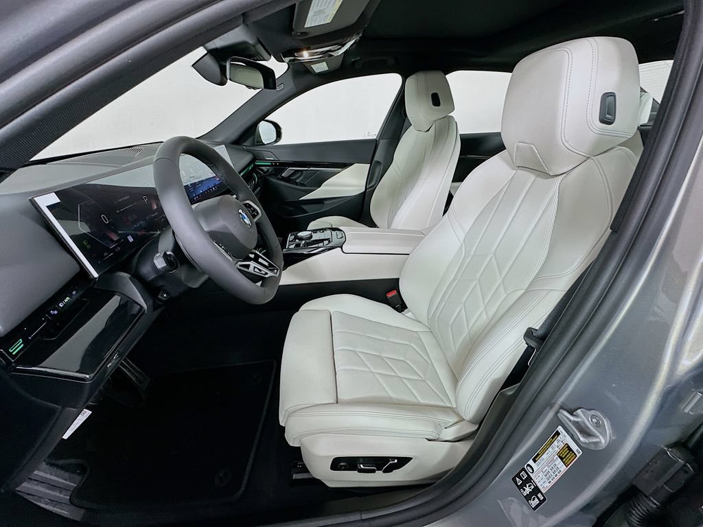 Used 2026 BMW 530i xDrive w/ M Sport Package AWD/4WD image 16