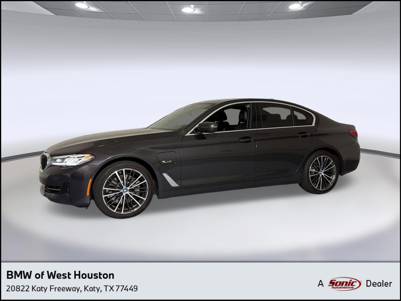 Used 2023 BMW 530e w/ Convenience Package RWD image 1