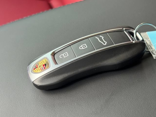 Used 2026 Porsche Cayenne GTS AWD/4WD image 34