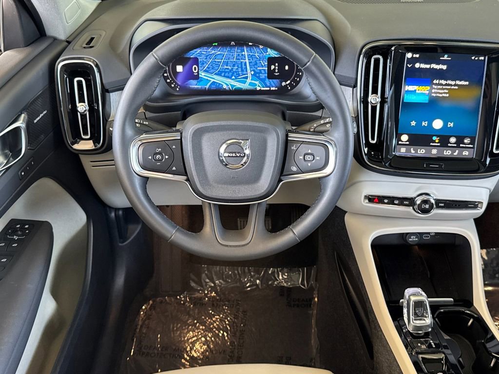 Certified 2024 Volvo XC40 B5 Plus image 13