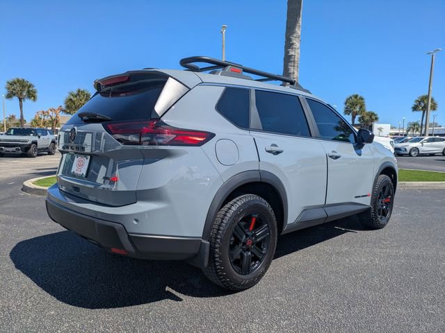 Used 2025 Nissan Rogue SV AWD/4WD image 4