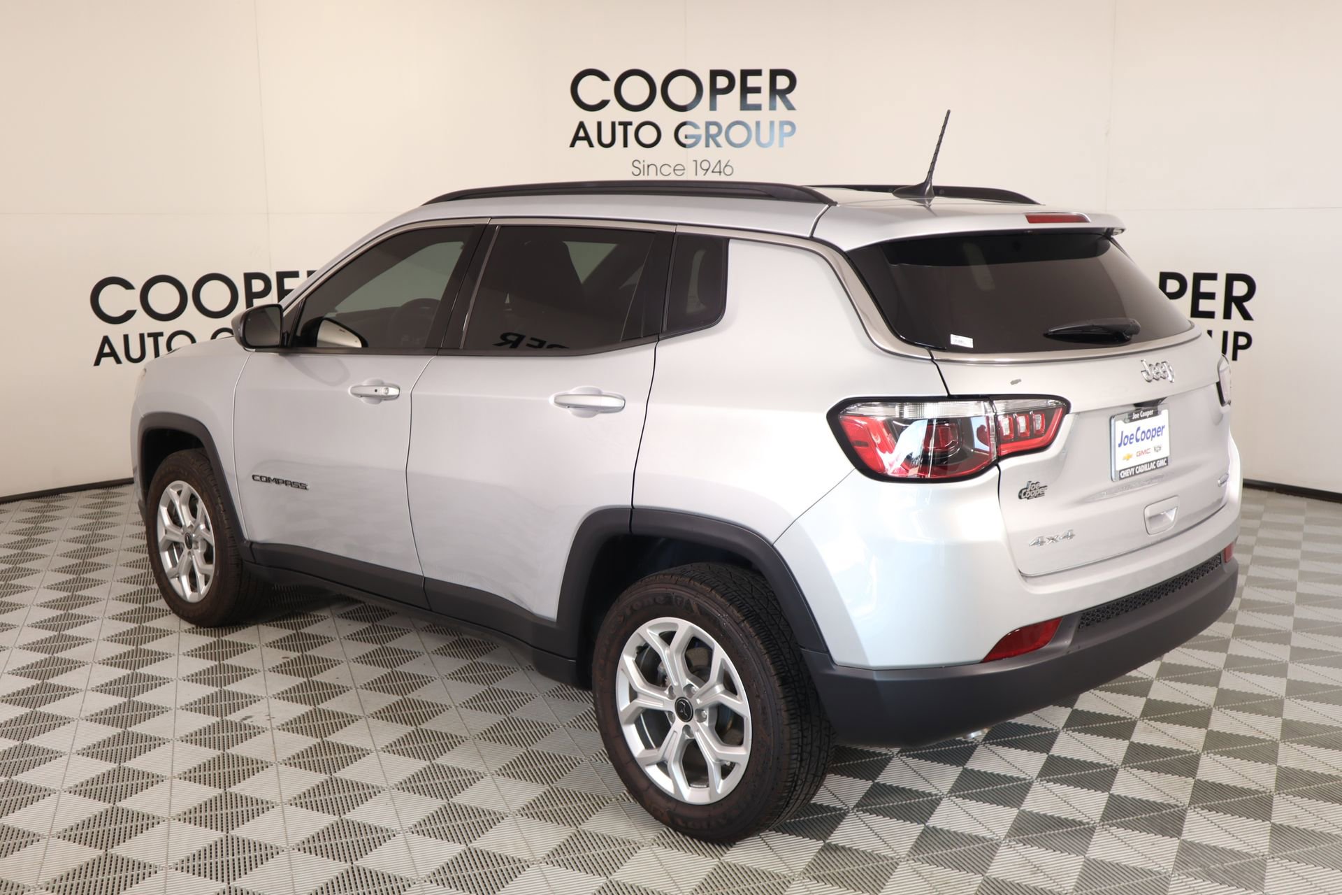 Used 2025 Jeep Compass Latitude image 21