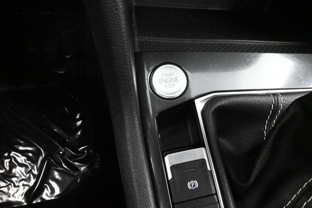 Used 2024 Volkswagen Tiguan SE FWD image 29