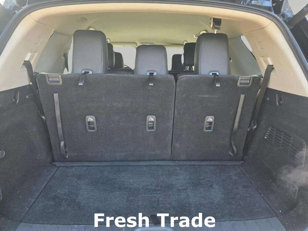 Used 2025 Nissan Pathfinder SL image 7