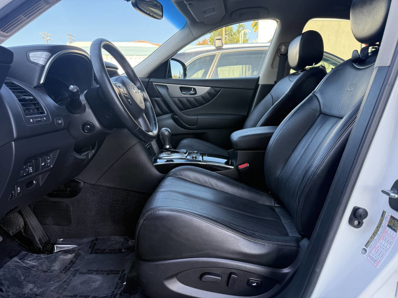 Used 2014 INFINITI QX70 AWD w/ Premium Package image 9