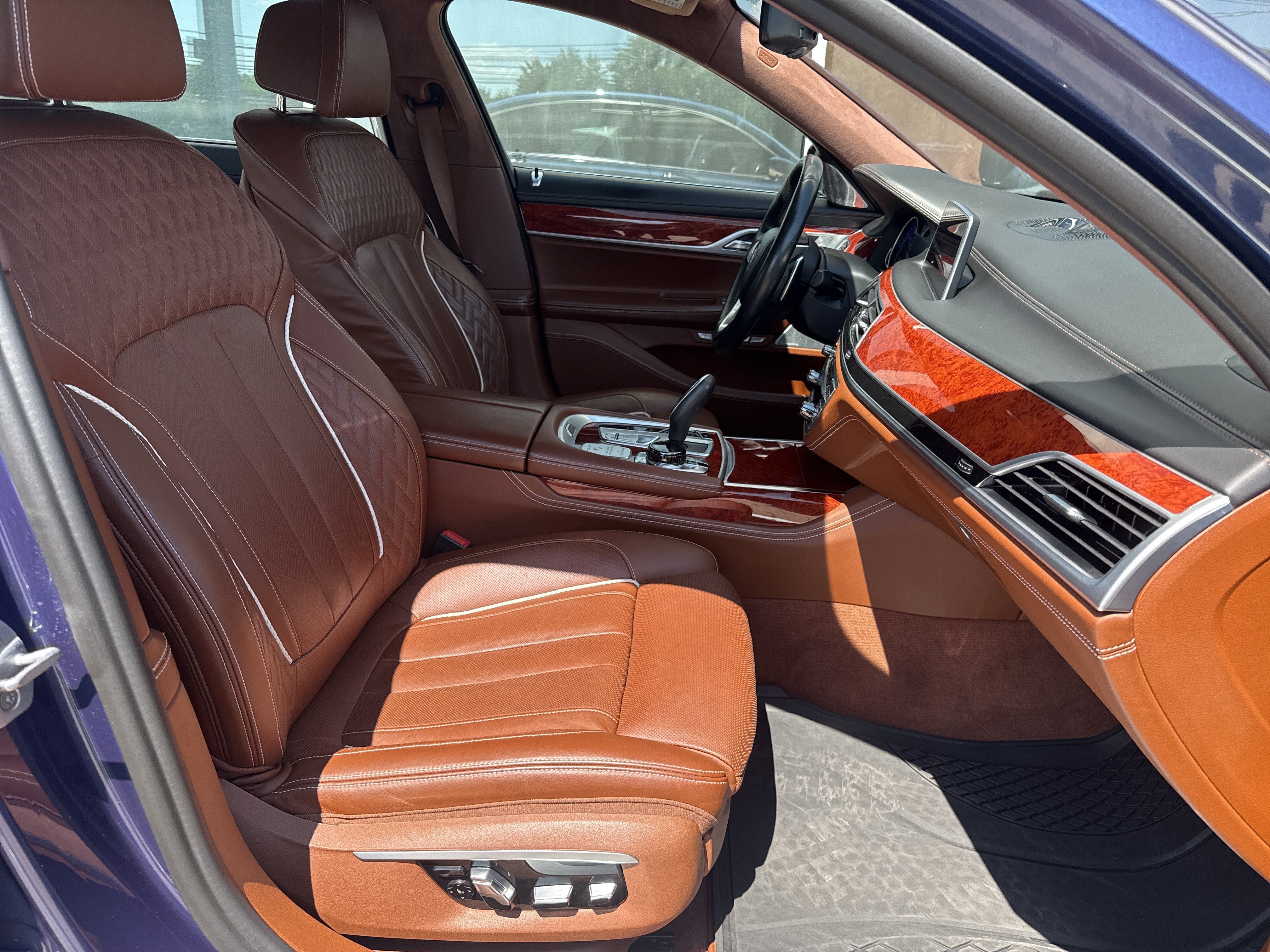 Used 2018 BMW ALPINA B7 xDrive AWD/4WD image 2