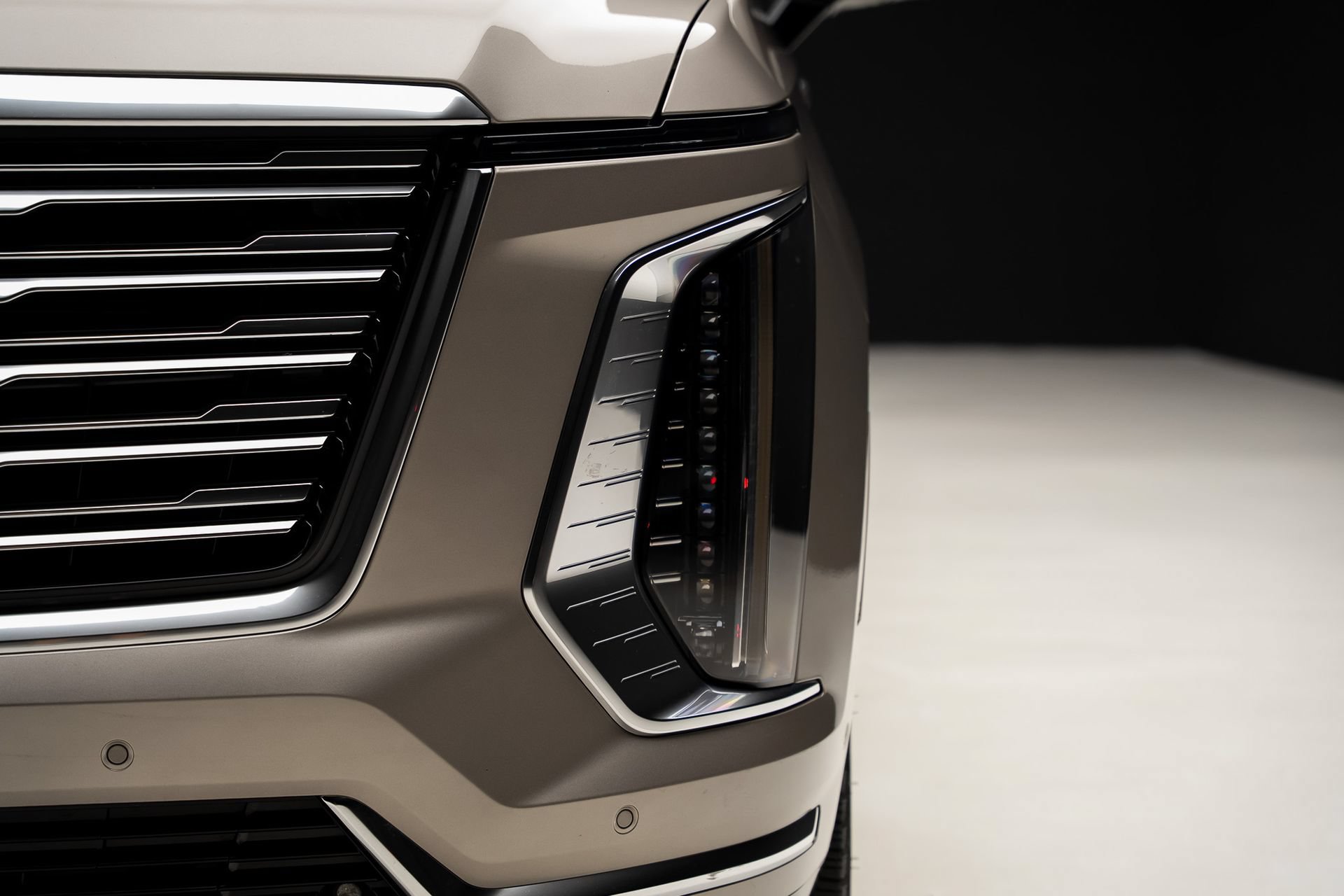 Used 2025 Cadillac Escalade ESV Premium Luxury Platinum AWD/4WD image 10
