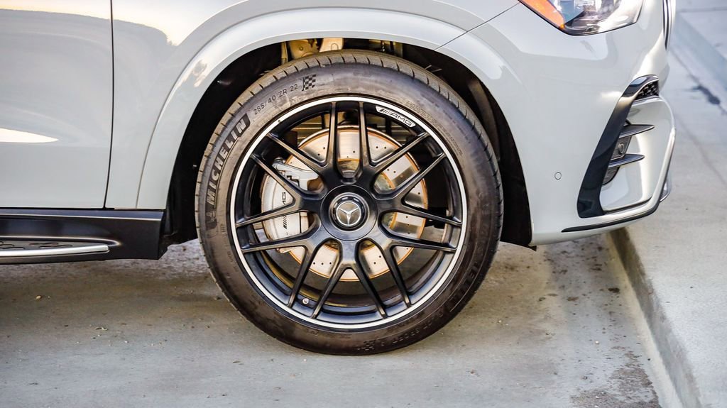 Used 2025 Mercedes-Benz GLE 53 AMG 4MATIC image 11