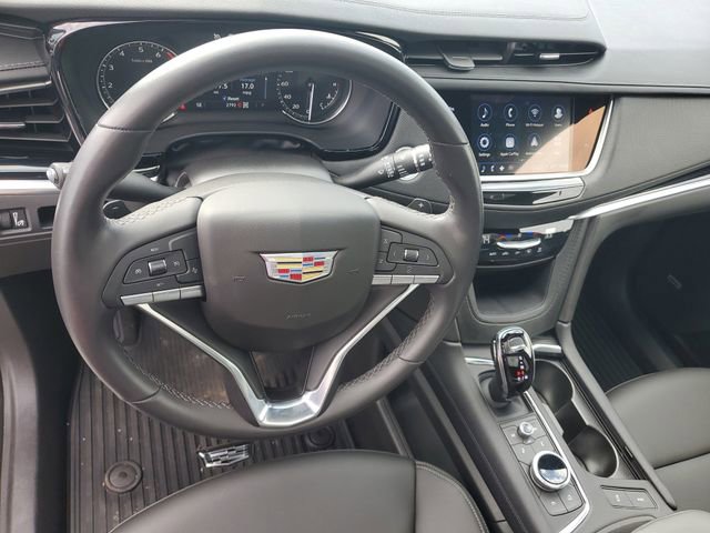Certified 2024 Cadillac XT6 Luxury AWD/4WD image 13