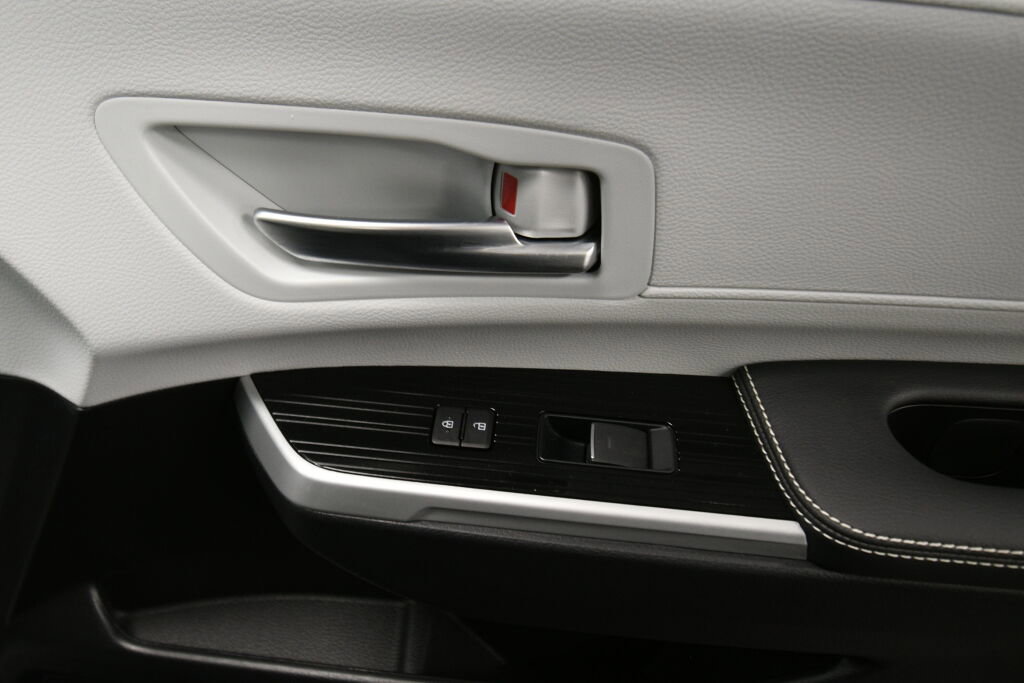 Used 2025 Toyota Sienna XSE w/ XSE Plus Package image 30