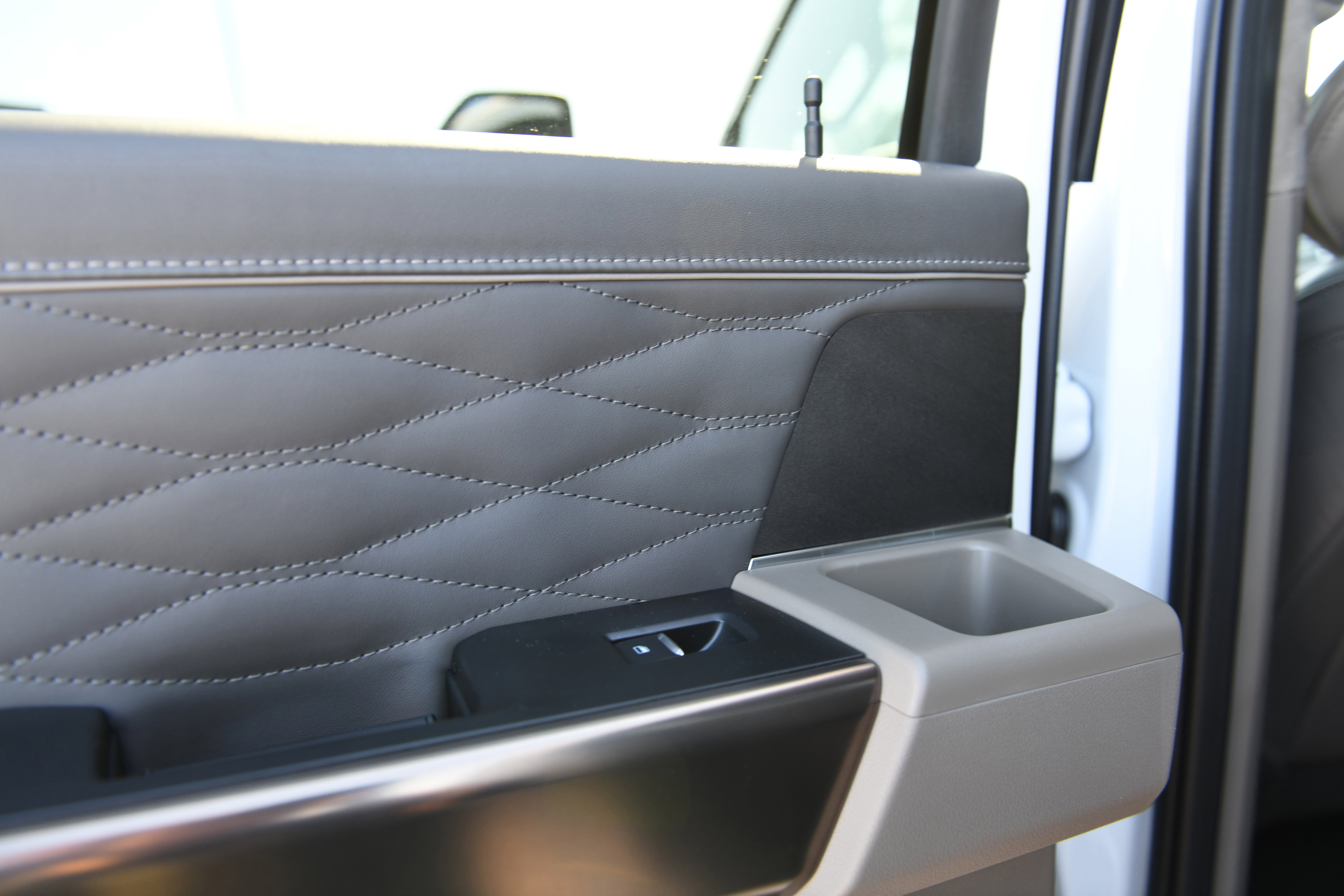 New 2026 Ford F250 Platinum w/ Platinum Plus Package image 22