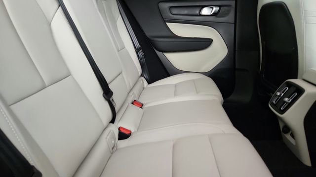Certified 2026 Volvo XC40 B5 Plus w/ Protection Package Premier AWD/4WD image 32
